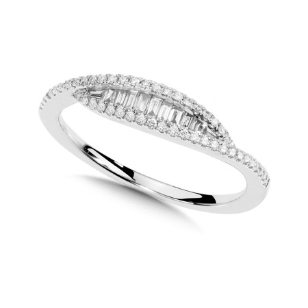 Pave-Framed Graduating Baguette Diamond Band